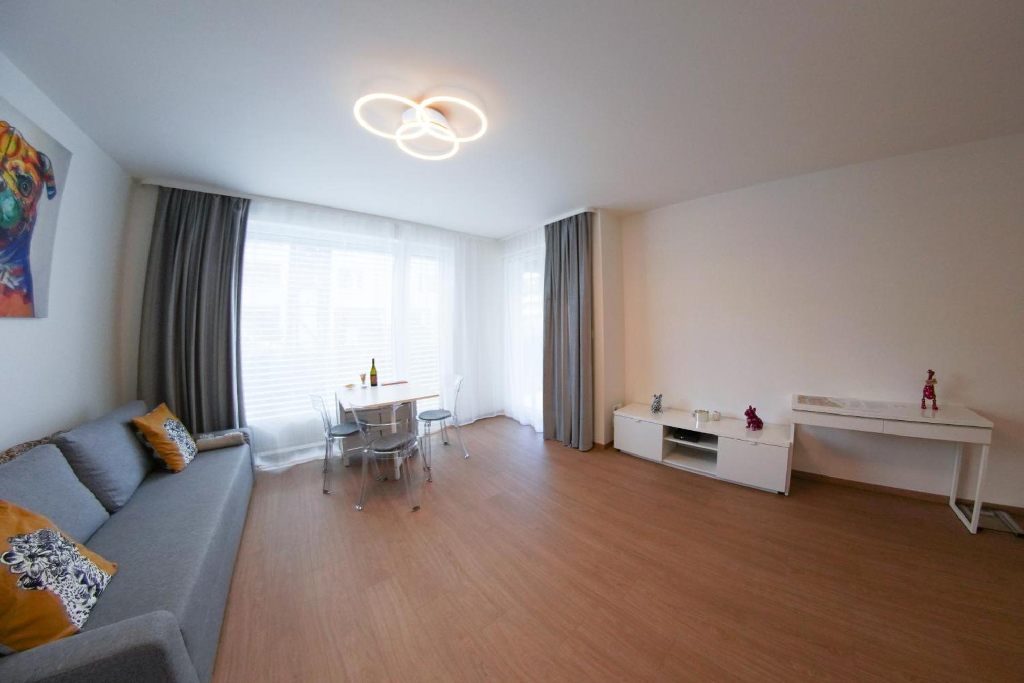 Holesovice Delight: Modern Comfort With A Twist In Prague 7 Extérieur photo