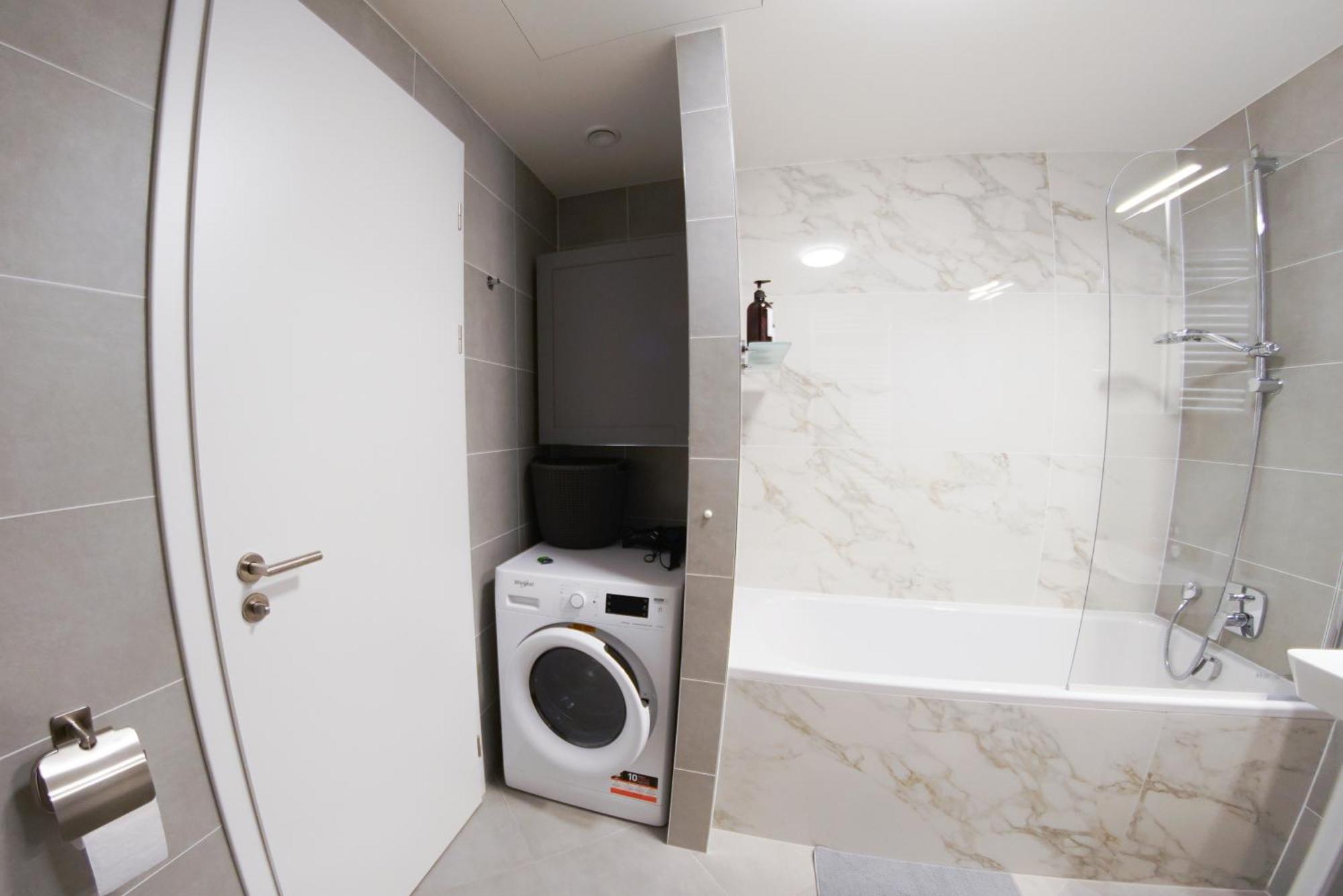 Holesovice Delight: Modern Comfort With A Twist In Prague 7 Extérieur photo